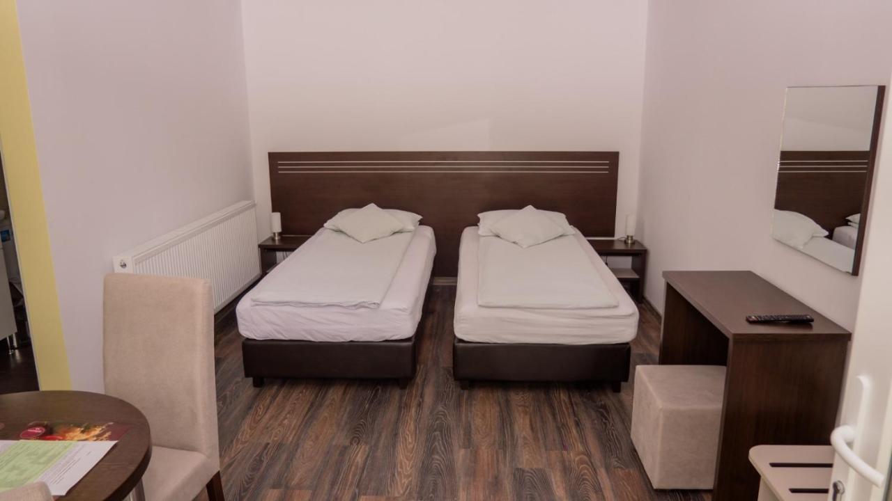 Casa Horea Дева Екстериор снимка