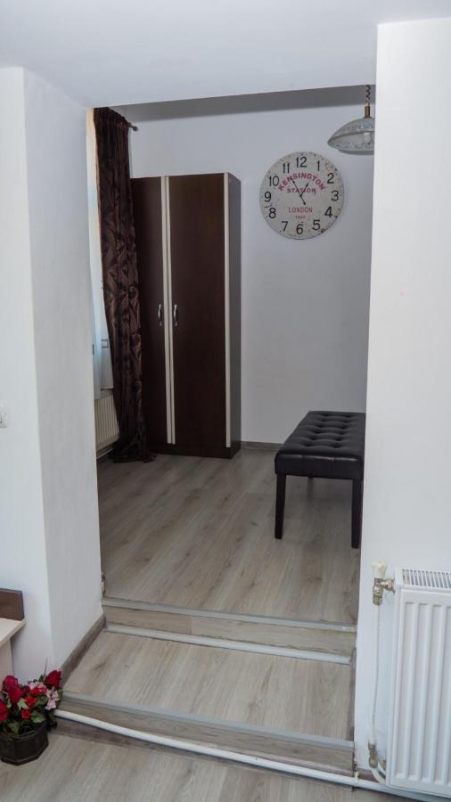 Casa Horea Дева Екстериор снимка